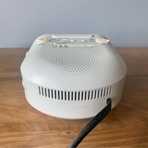 SONY DREAM MACHINE AM/FM DUAL ALARM - CLOCK RADIO MODEL #ICF-C318 TESTED - Picture 6 of 9